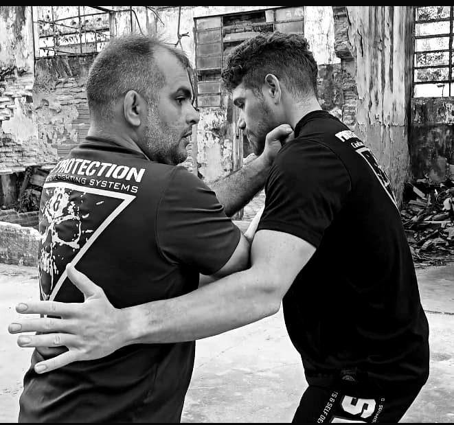 Treino de autodefesa KFI