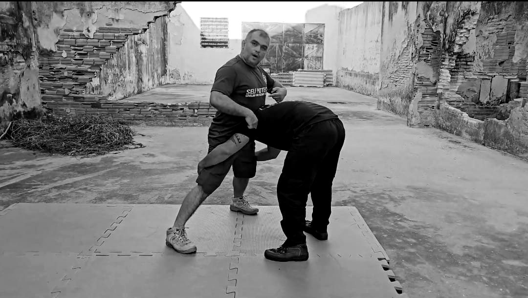 Treino de autodefesa KFI