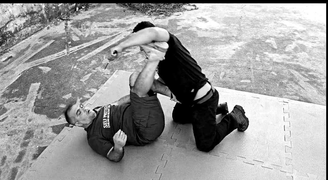 Treino de autodefesa KFI